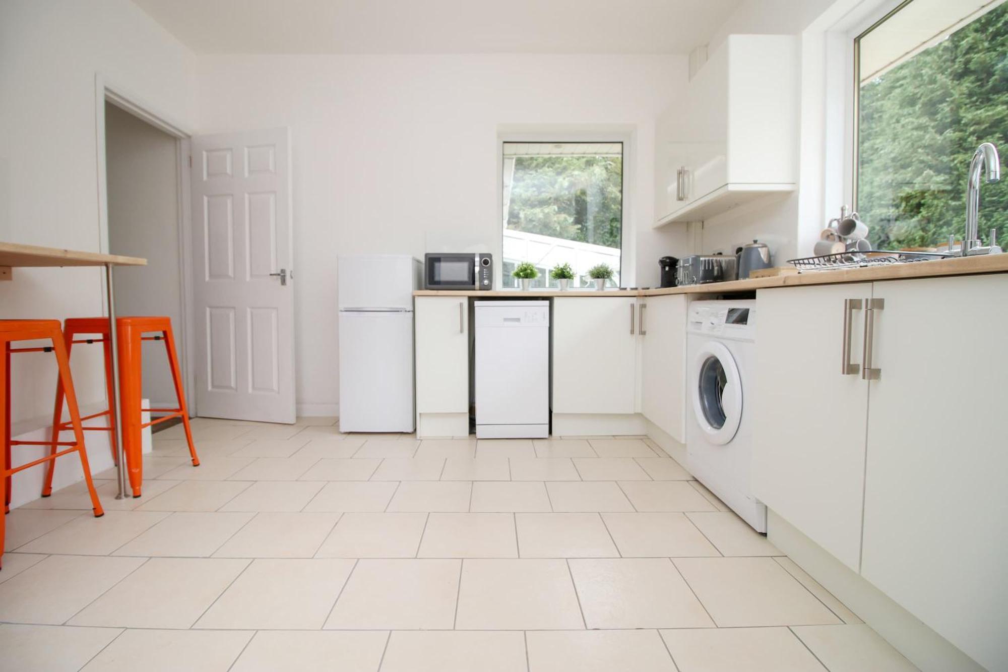 The Lockett Wonderful Large Bungalow Plympton, Plymouth Free Parking By Staystaycations Exterior foto
